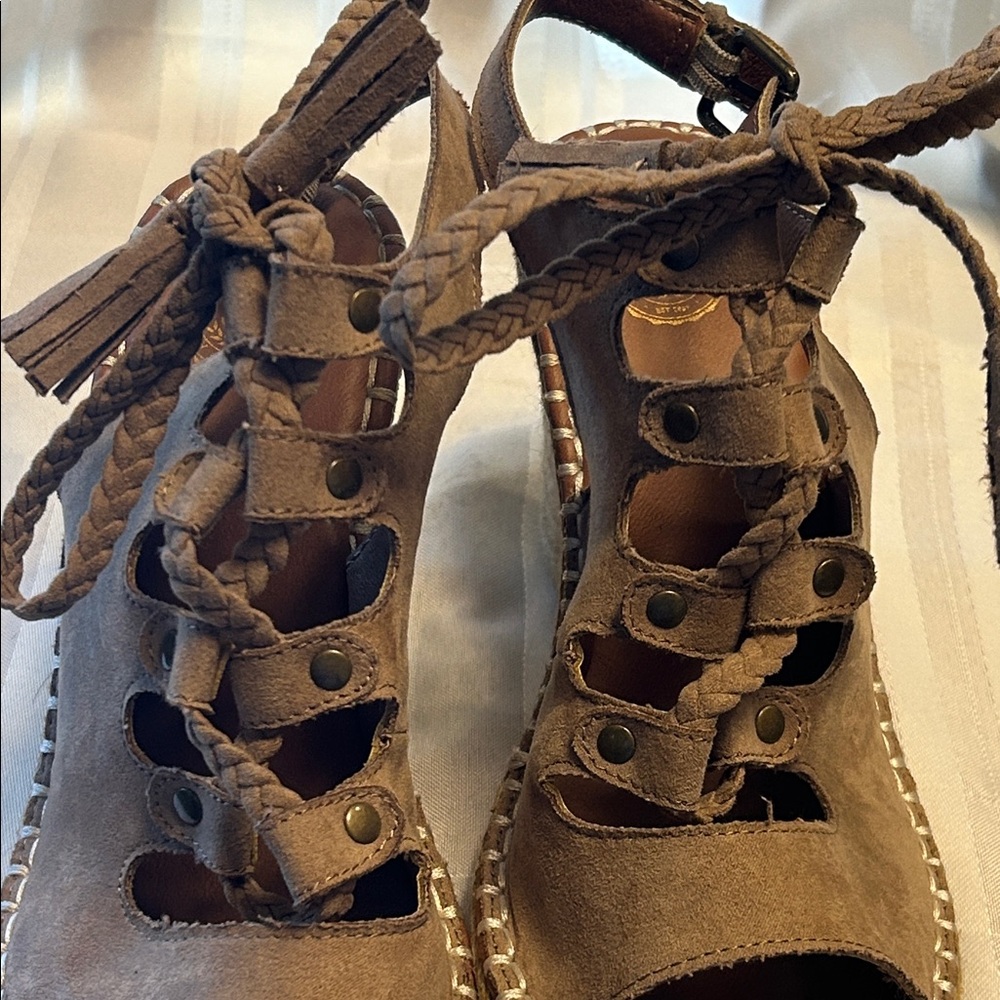 Tan/Brown Wedge Sandals - Picture 8 of 11